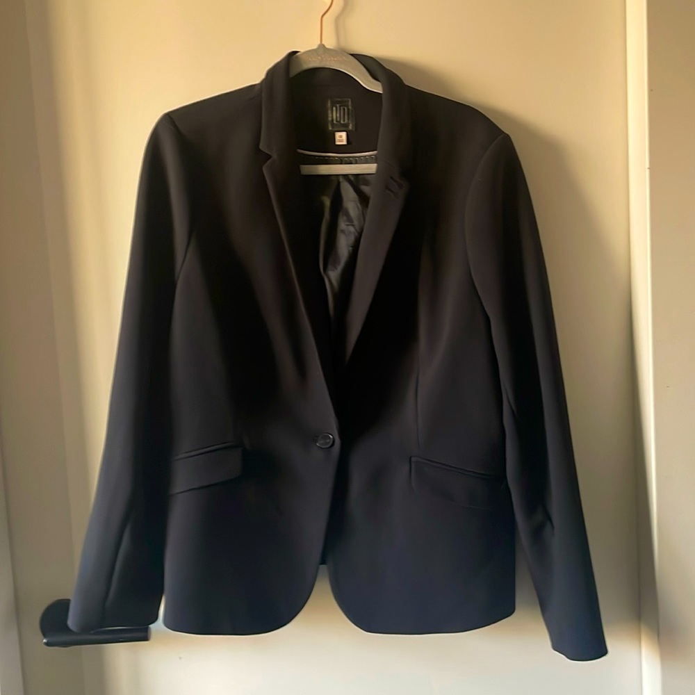 Size 18 Limited black blazer hardly worn like new condition